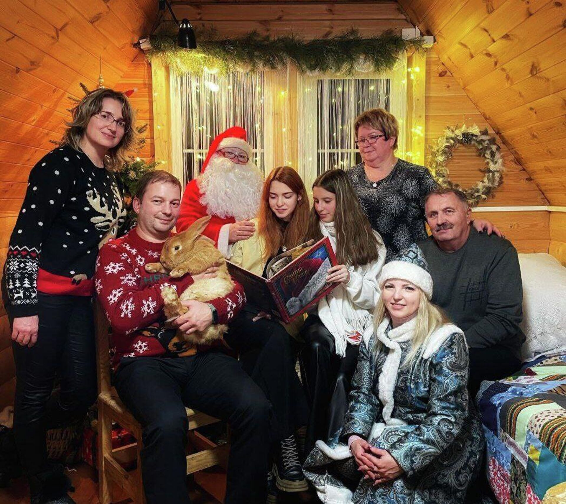 Елена из Витебска несколько лет играет роль Снегурочки на городских мероприятиях, детских утренниках и корпоративах.