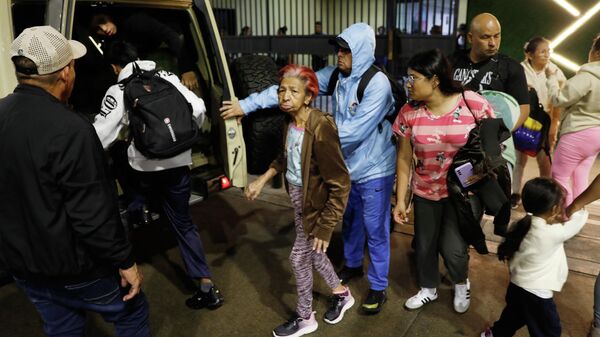 Эвакуацыя насельніцтва з Каракаса - Sputnik Беларусь