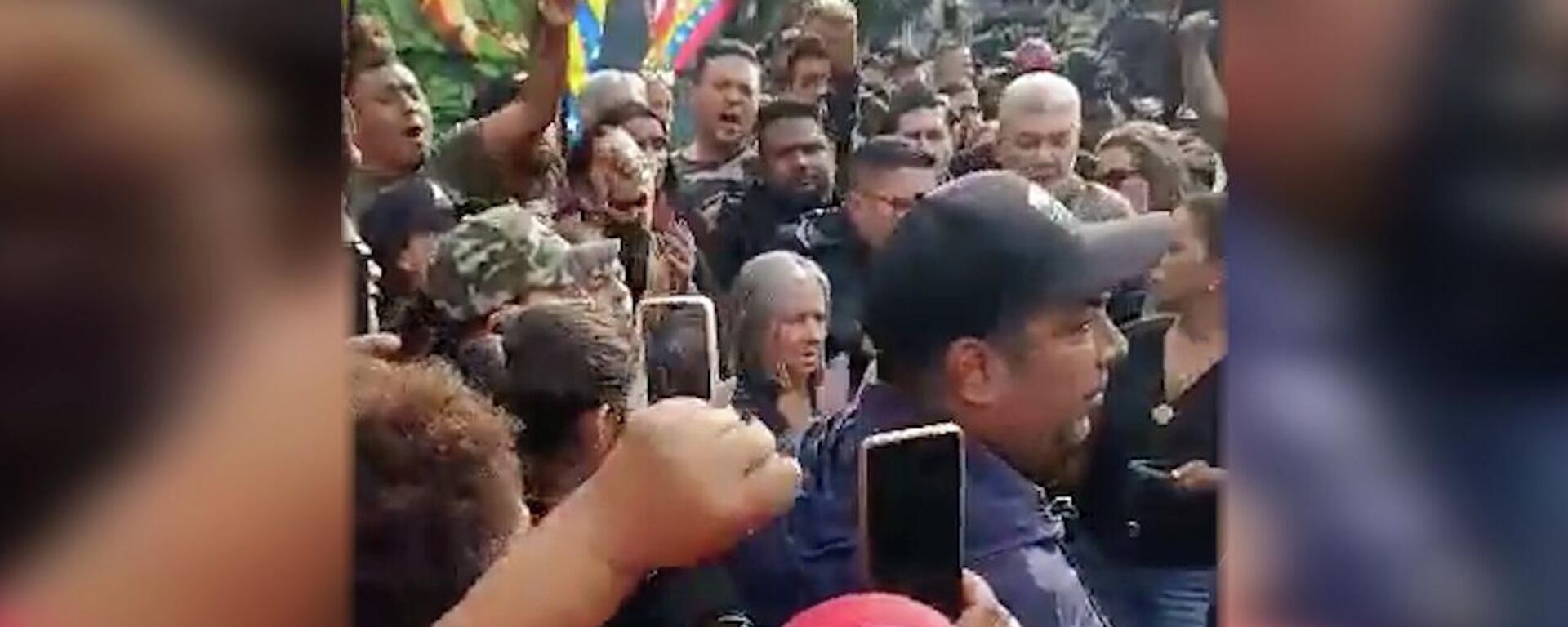 Венесуэльцы выйшлі на вуліцы пасля захопу Мадуры спецслужбамі ЗША – відэа - Sputnik Беларусь, 1920, 03.01.2026