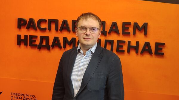 Козлов: цена галлона бензина - ключ к сердцам избирателей США - Sputnik Беларусь