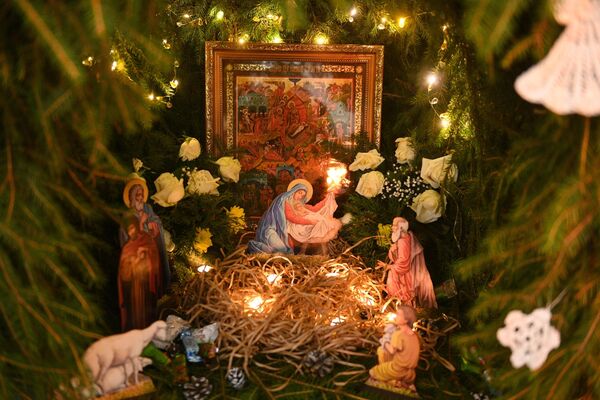 Рождественская служба в Храме Вознесения Господня в Фаниполе - Sputnik Беларусь