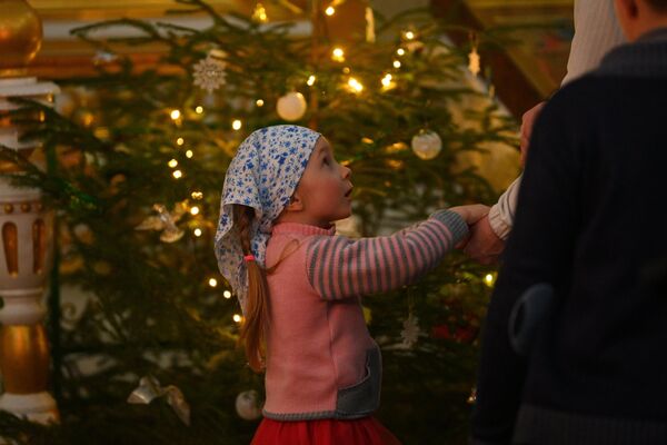 Рождественская служба в Храме Вознесения Господня в Фаниполе - Sputnik Беларусь