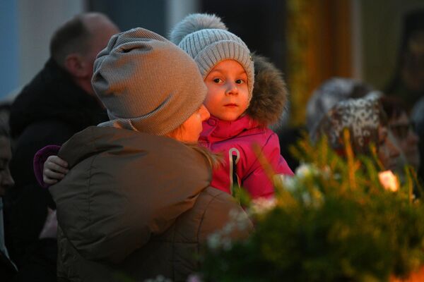 Рождественская служба в Храме Вознесения Господня в Фаниполе - Sputnik Беларусь