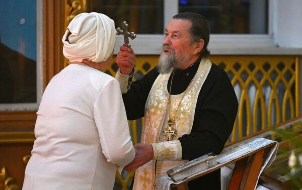 Рождественская служба в Храме Вознесения Господня в Фаниполе - Sputnik Беларусь