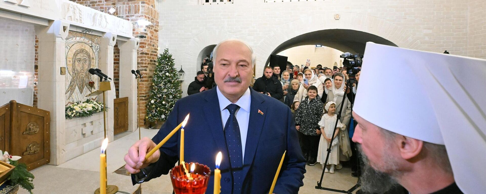 Президент Беларуси в храме под Минском на Рождество - Sputnik Беларусь, 1920, 07.01.2026