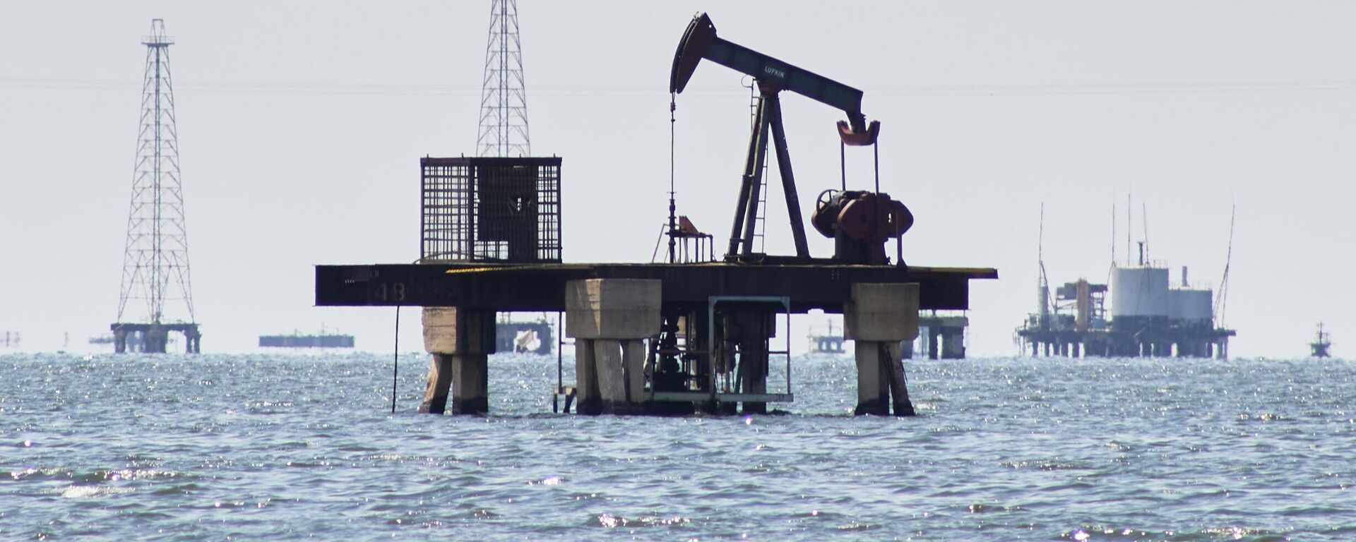 Добыча нефти - Sputnik Беларусь, 1920, 26.05.2026