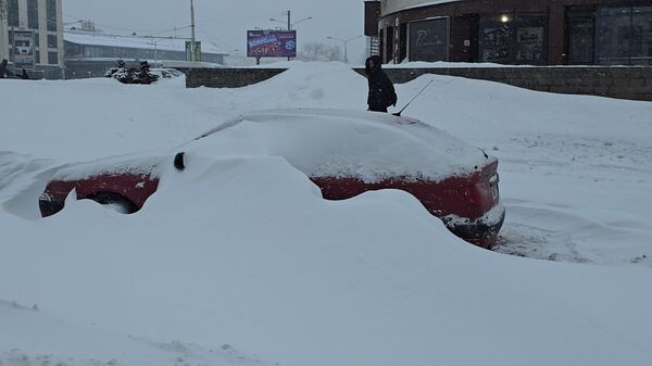 Машина под снегом - Sputnik Беларусь