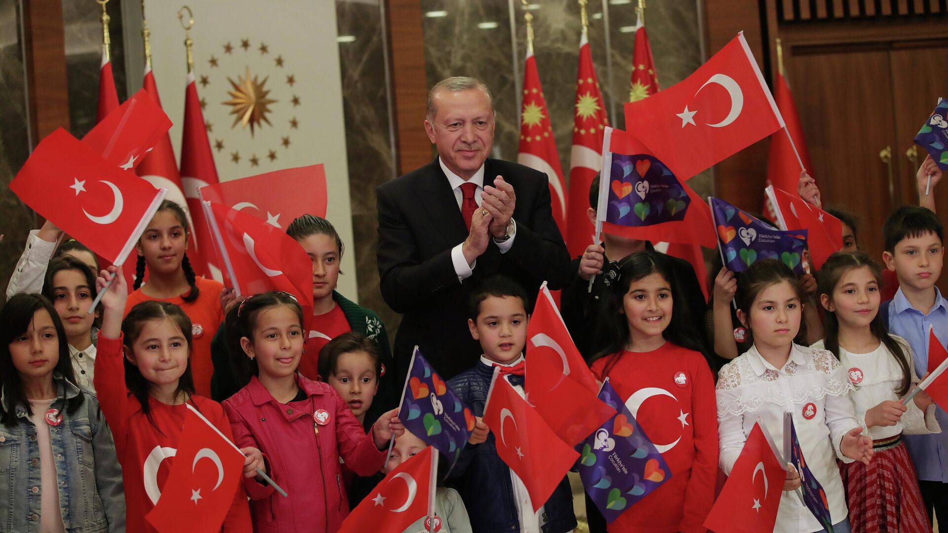 Президент Турции призвал женщин рожать минимум трех детей Президент Турции призвал женщин рожать минимум трех детей