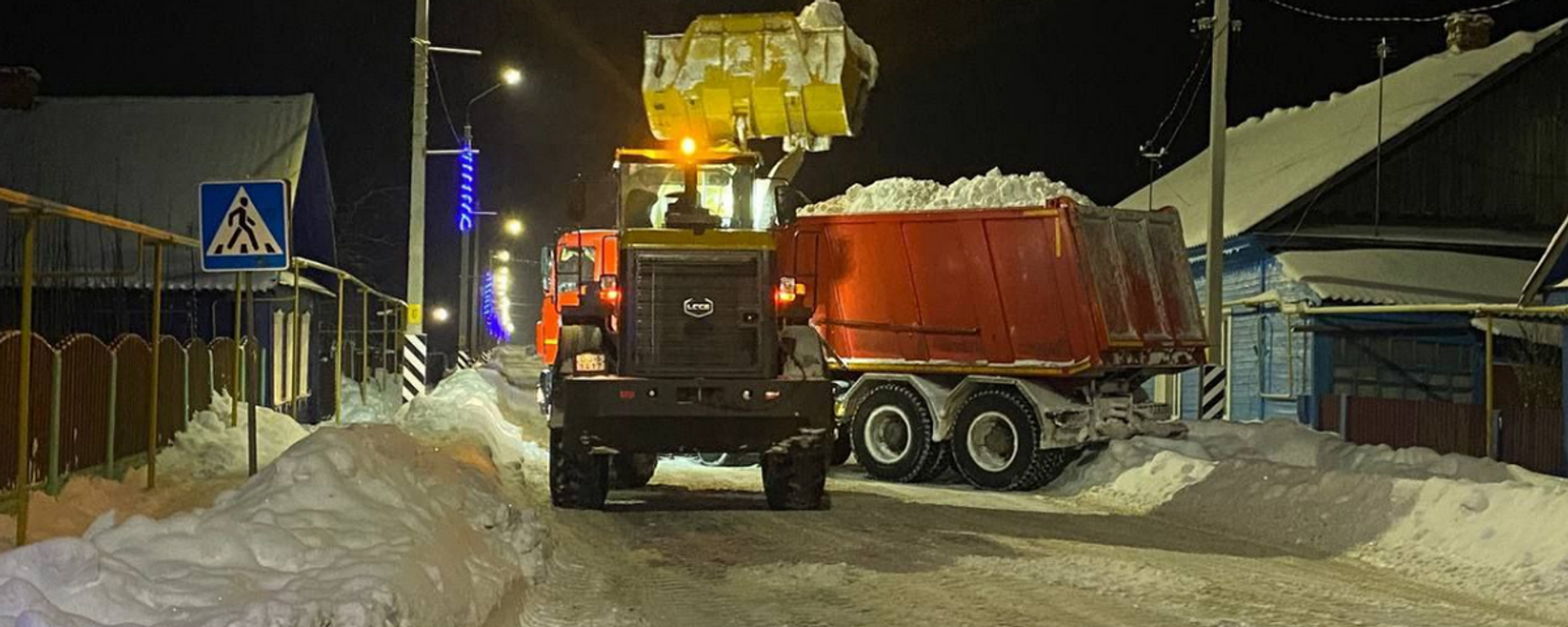 На Міншчыне працягваюцца работы па ліквідацыі наступстваў снежнага цыклону - Sputnik Беларусь, 1920, 12.01.2026
