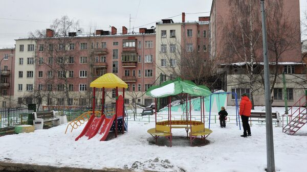 Жилой квартал с детской площадкой - Sputnik Беларусь