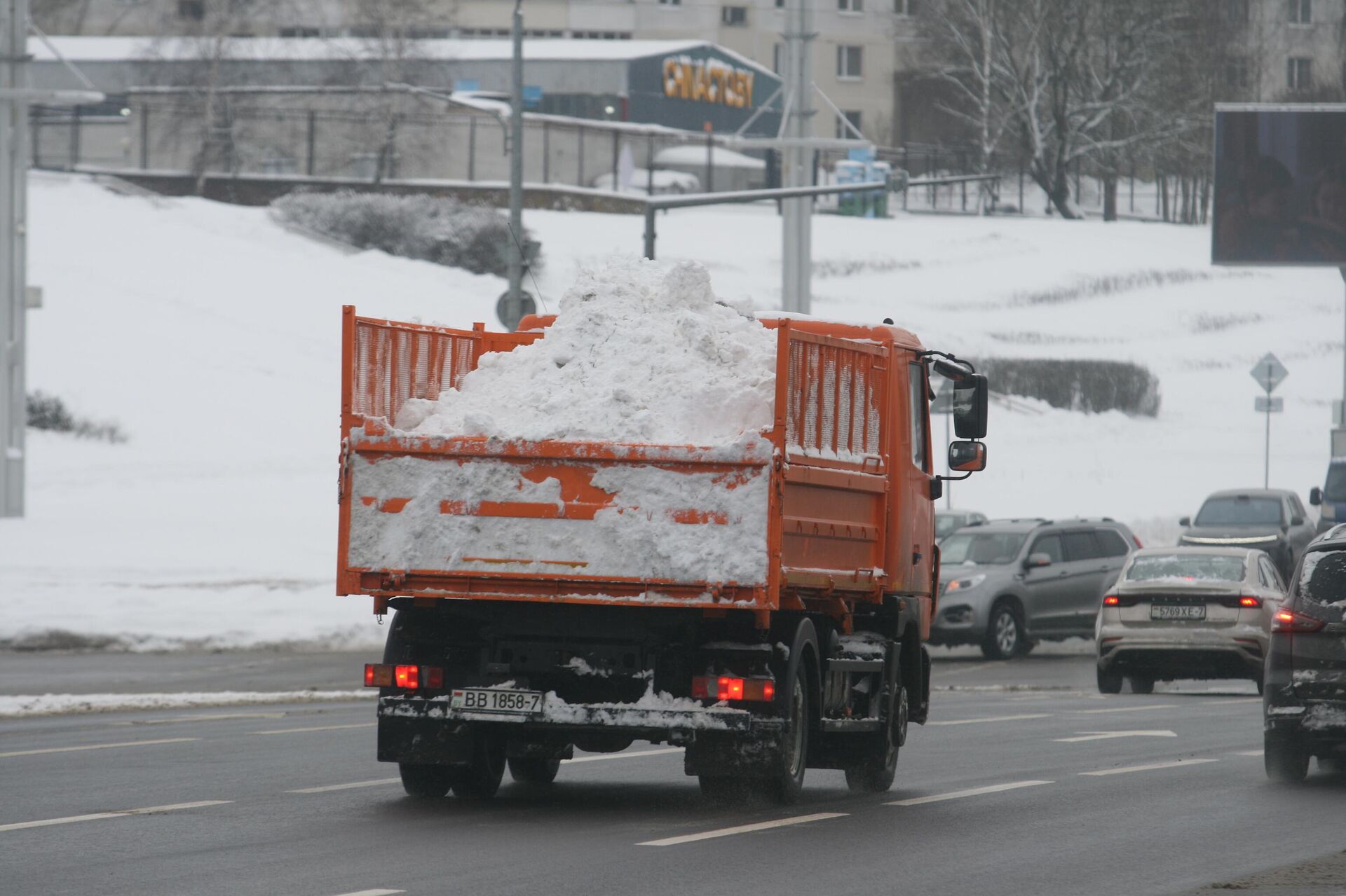 Уборка снега в Минске - Sputnik Беларусь, 1920, 15.01.2026