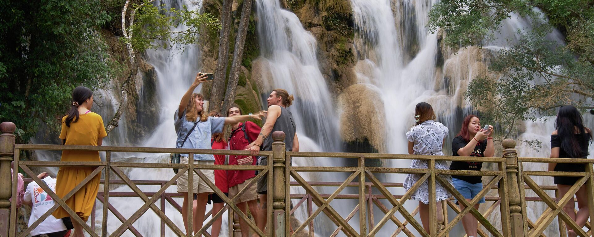 Турысты ў Лаосе - Sputnik Беларусь, 1920, 18.01.2026