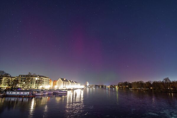 Слабое северное сияние в Германии.