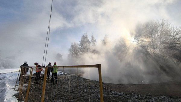 Авария на тепловой магистрали  - Sputnik Беларусь