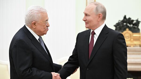 Владимир Путин и Махмуд Аббас (слева) - Sputnik Беларусь