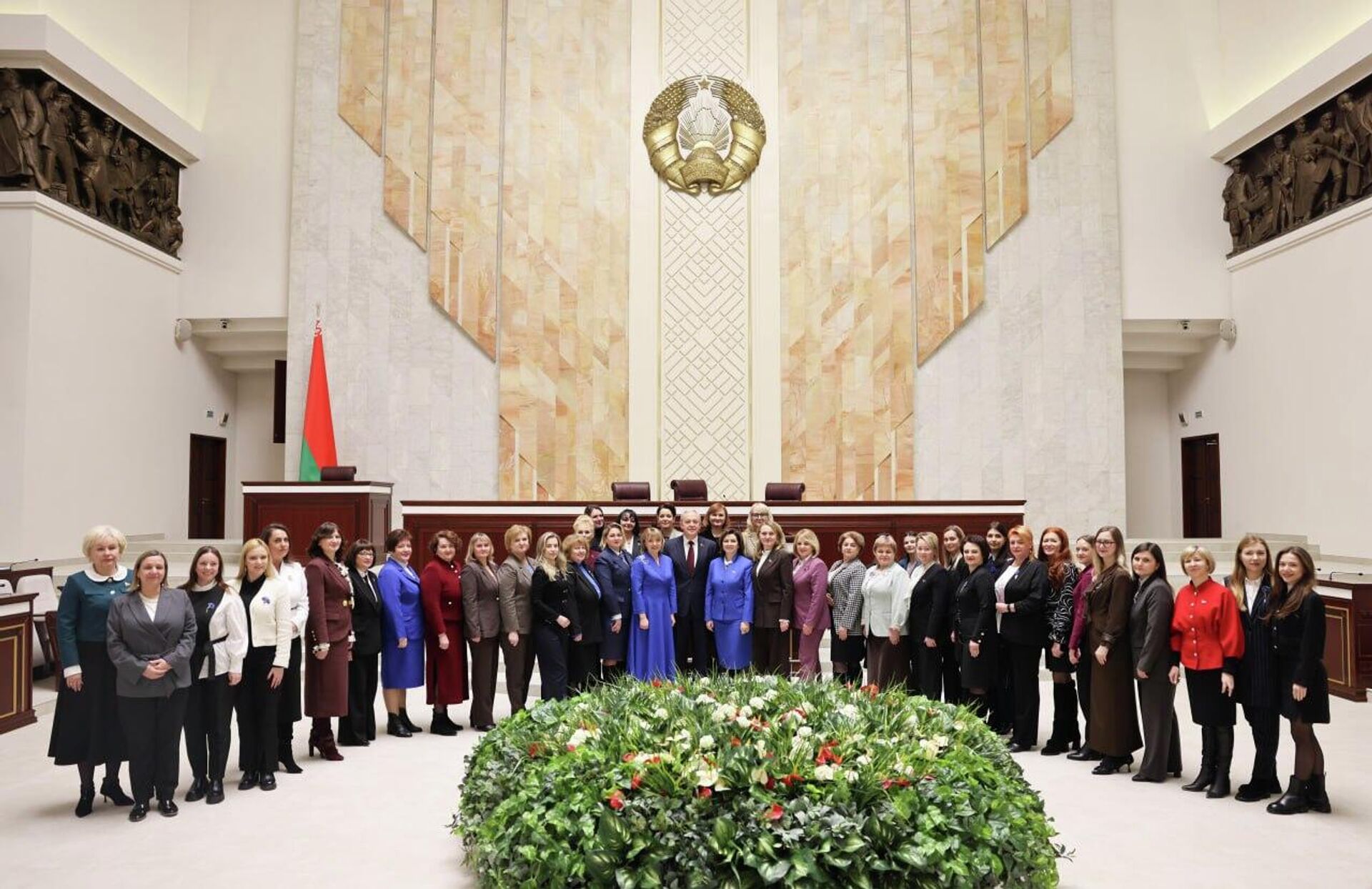 Игорь Сергеенко с активом БСЖ в парламенте - Sputnik Беларусь, 1920, 22.01.2026