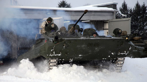 Совершение марша в район проведения контрольных занятий - Sputnik Беларусь