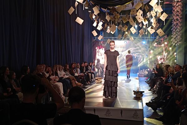 Рождественский бал: модная сказка объединила моделей из Беларуси и России - Sputnik Беларусь