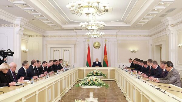 Нарада па пытаннях стварэння адукацыйнага цэнтра для таленавітай моладзі - Sputnik Беларусь