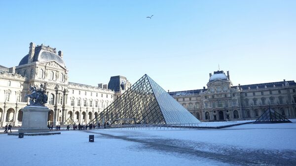 Лувр - Sputnik Беларусь