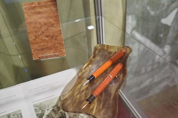 Выставка в честь годовщины снятия блокады Ленинграда открылась в Минске - Sputnik Беларусь