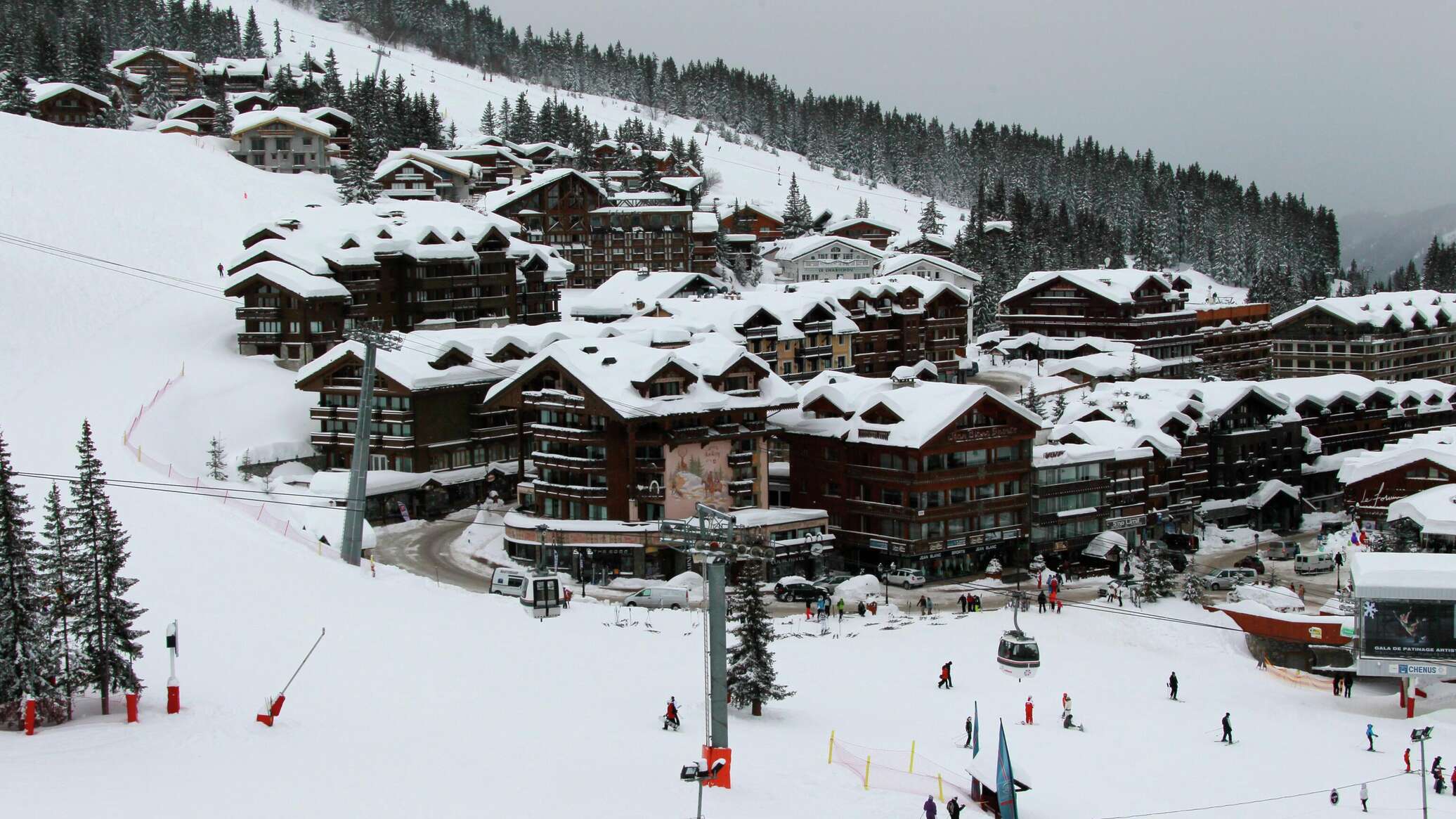 Пятизвездочный отель загорелся в Куршевеле