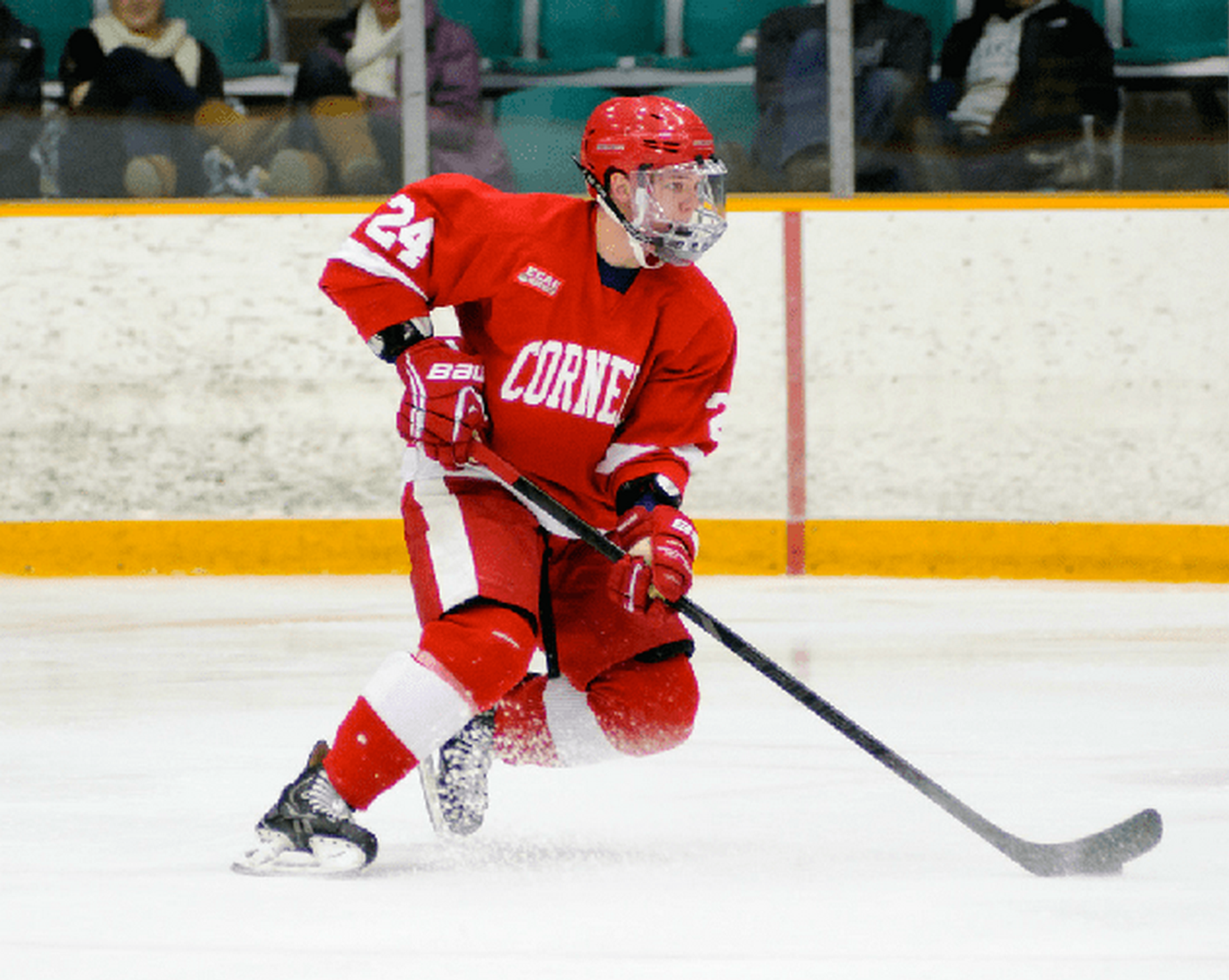 Кирилл Готовец в хоккейной форме команды Корнеллского университета Кирилл Готовец в хоккейной форме команды Корнеллского университета - Sputnik Беларусь, 1920, 28.01.2026