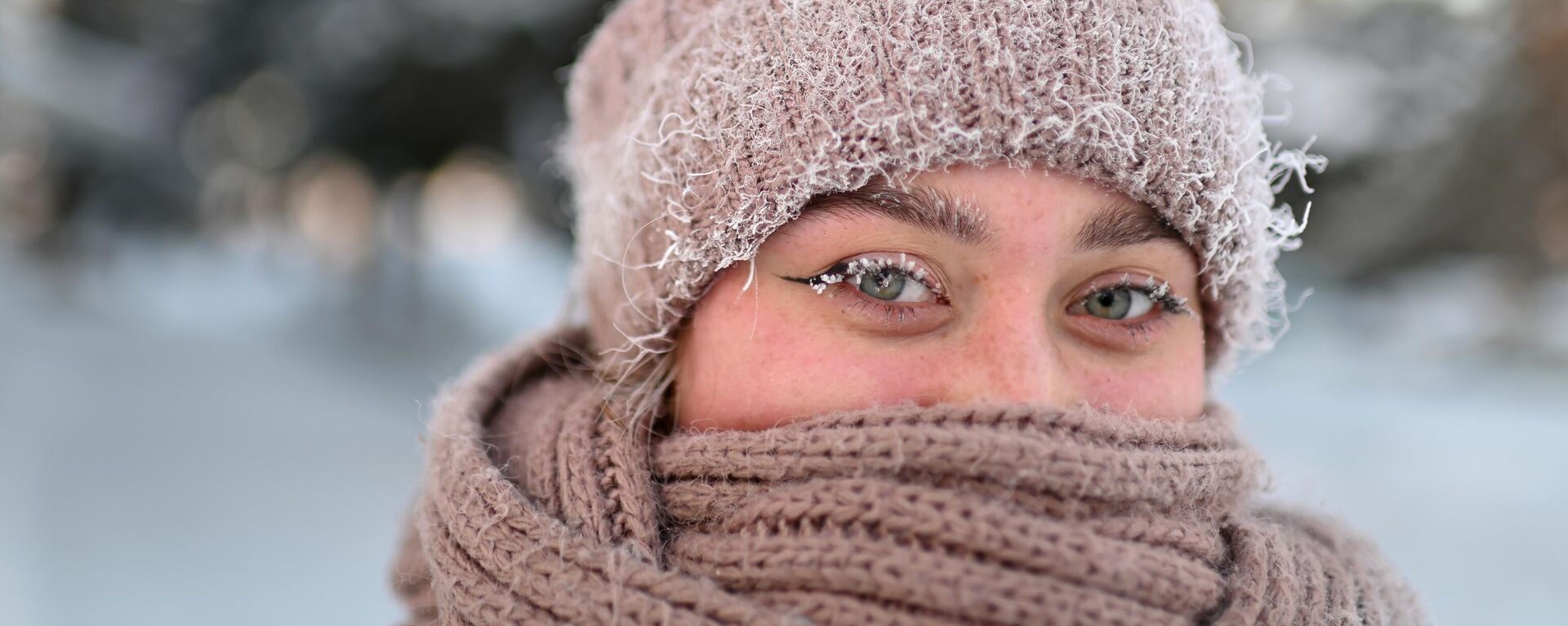 Девушка во время мороза - Sputnik Беларусь, 1920, 29.01.2026