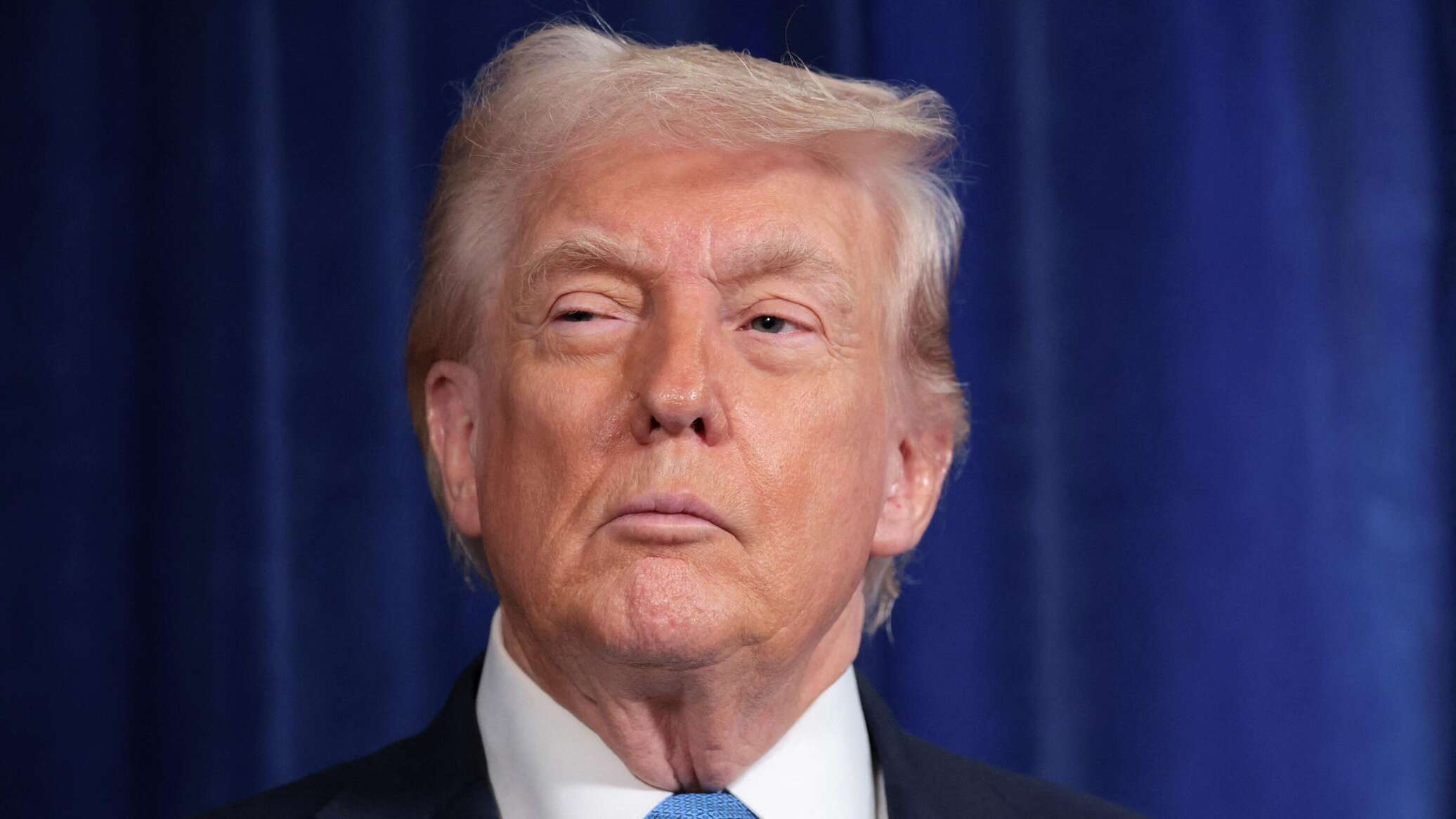 Просто стало скучно: Трамп заявил, что не спал на заседании кабмина