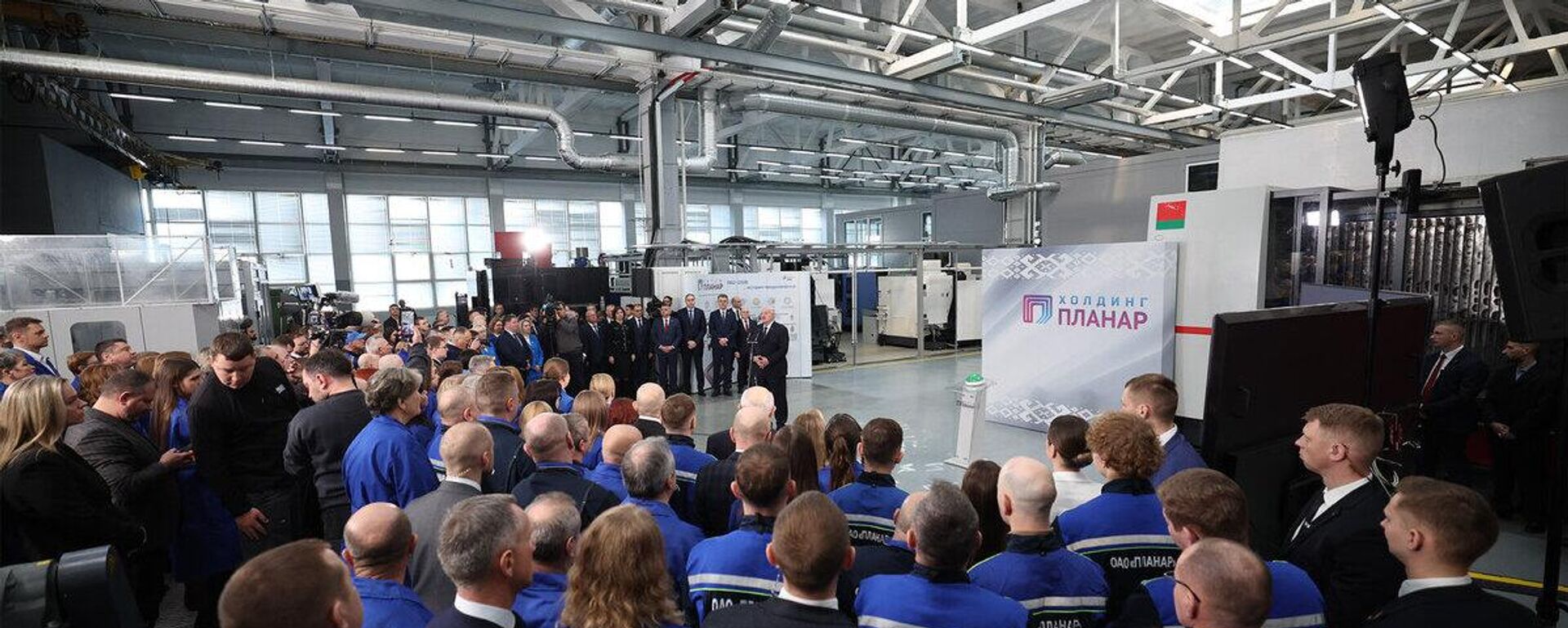 Прэзідэнт Беларусі Аляксандр Лукашэнка наведаў ААТ Планар - Sputnik Беларусь, 1920, 30.01.2026