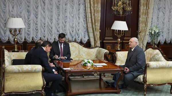 Встреча президента Беларуси Александра Лукашенко с послом Бразилии Бернардом Клинглом  - Sputnik Беларусь