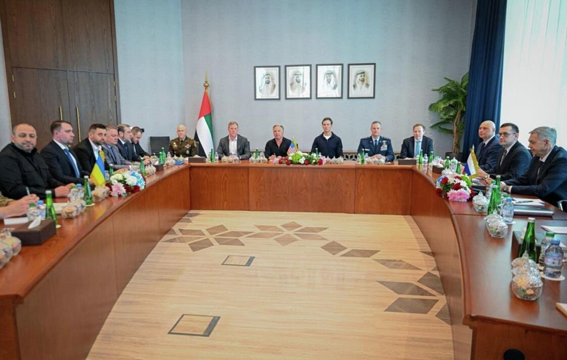 Переговоры представителей РФ, США и Украины в Абу-Даби - Sputnik Беларусь, 1920, 04.02.2026