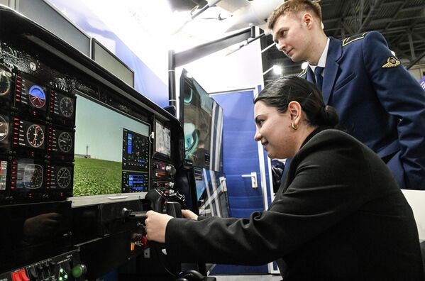 Работа авиасимулятора. - Sputnik Беларусь