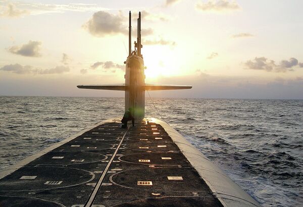 Американская подводная лодка класса "Огайо" в январе 2008 года. Субмарина может нести до 24 межконтинентальных баллистических ракет типа "Трайдент. - Sputnik Беларусь