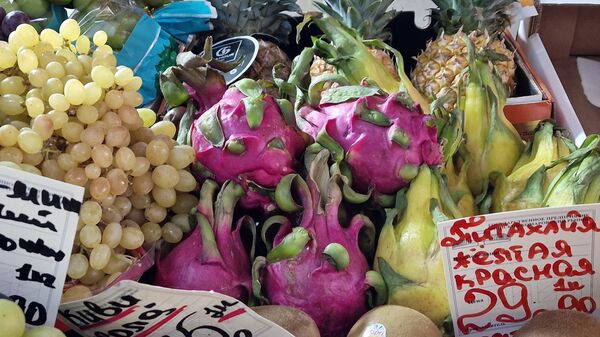 Экзотические фрукты на Комаровском рынке - Sputnik Беларусь