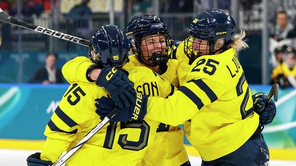 Матч между женскими сборными по хоккею Швеции и Германии на Олимпиаде в Италии - Sputnik Беларусь