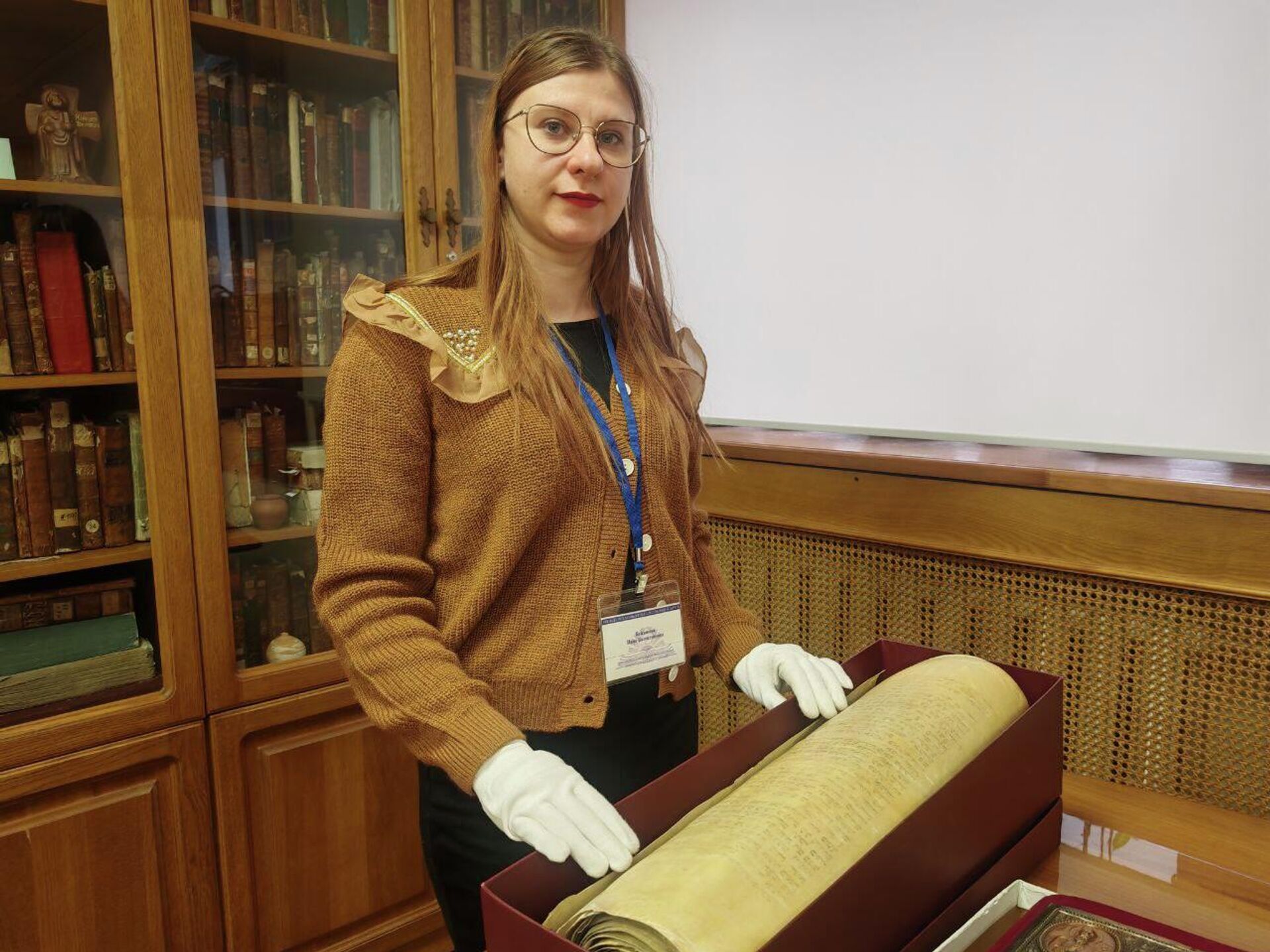 Замзаведующего отделом старопечатных и редких изданий Президентской библиотеки Республики Беларусь Инна Байдакова - Sputnik Беларусь, 1920, 06.02.2026