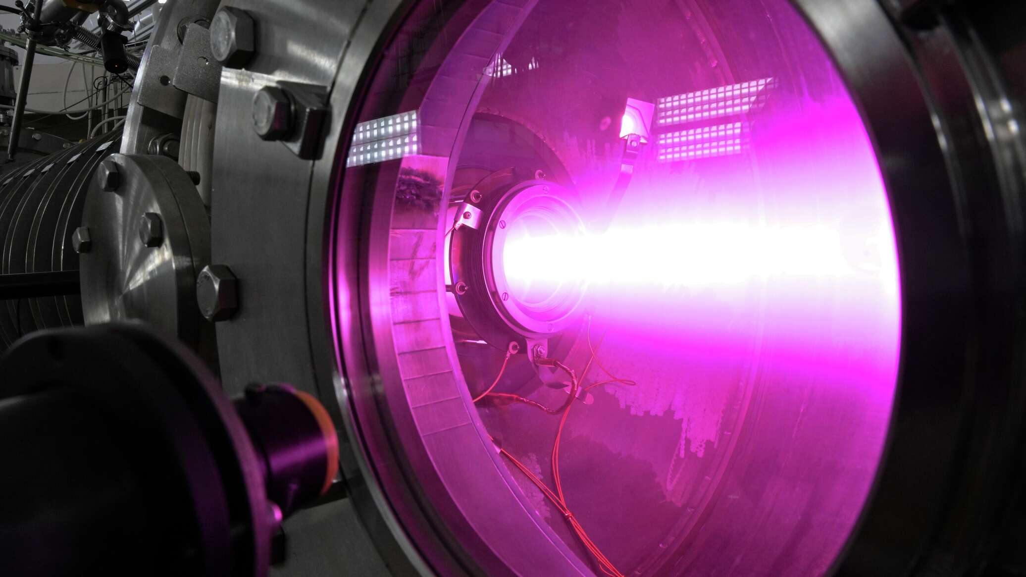 Токамак стартап-компании в Китае удерживал плазму более 22 минут