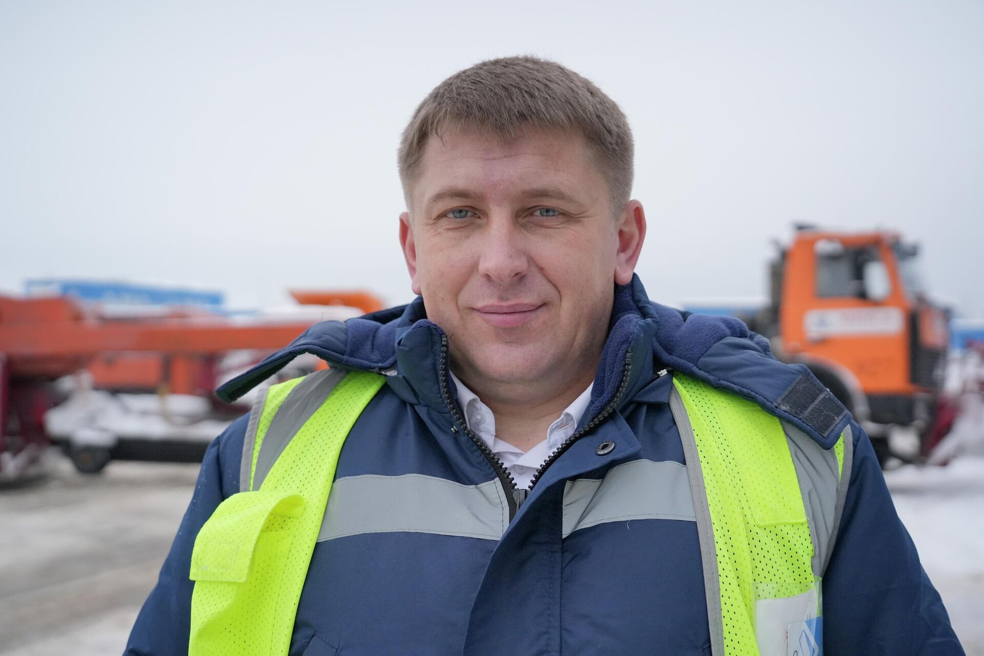 Замначальник аэродромно-технического комплекса Национального аэропорта Минск Александр Франюк - Sputnik Беларусь, 1920, 06.02.2026