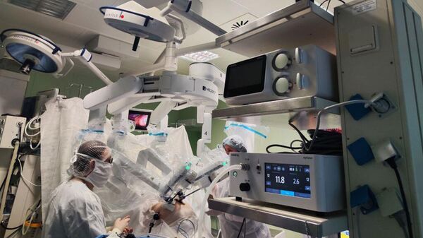 Операция с использованием роботического комплекса - Sputnik Беларусь