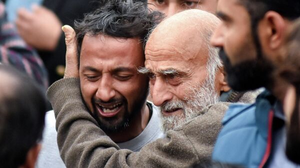 Жители Исламабада возле места теракта - Sputnik Беларусь