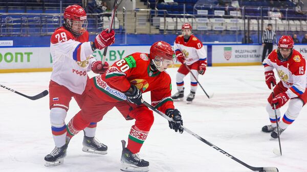 Игровой момент матча на турнире - Sputnik Беларусь