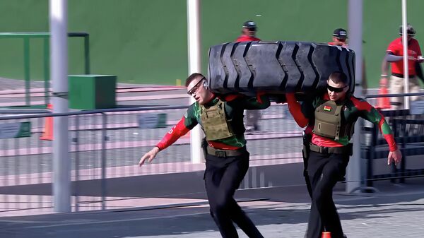 Алмаз спасает офицера: белорусы участвуют в соревнованиях SWAT (видео) - Sputnik Беларусь