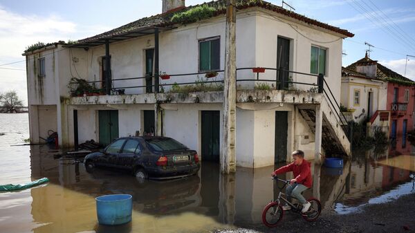 Последствия наводнения в Португалии - Sputnik Беларусь