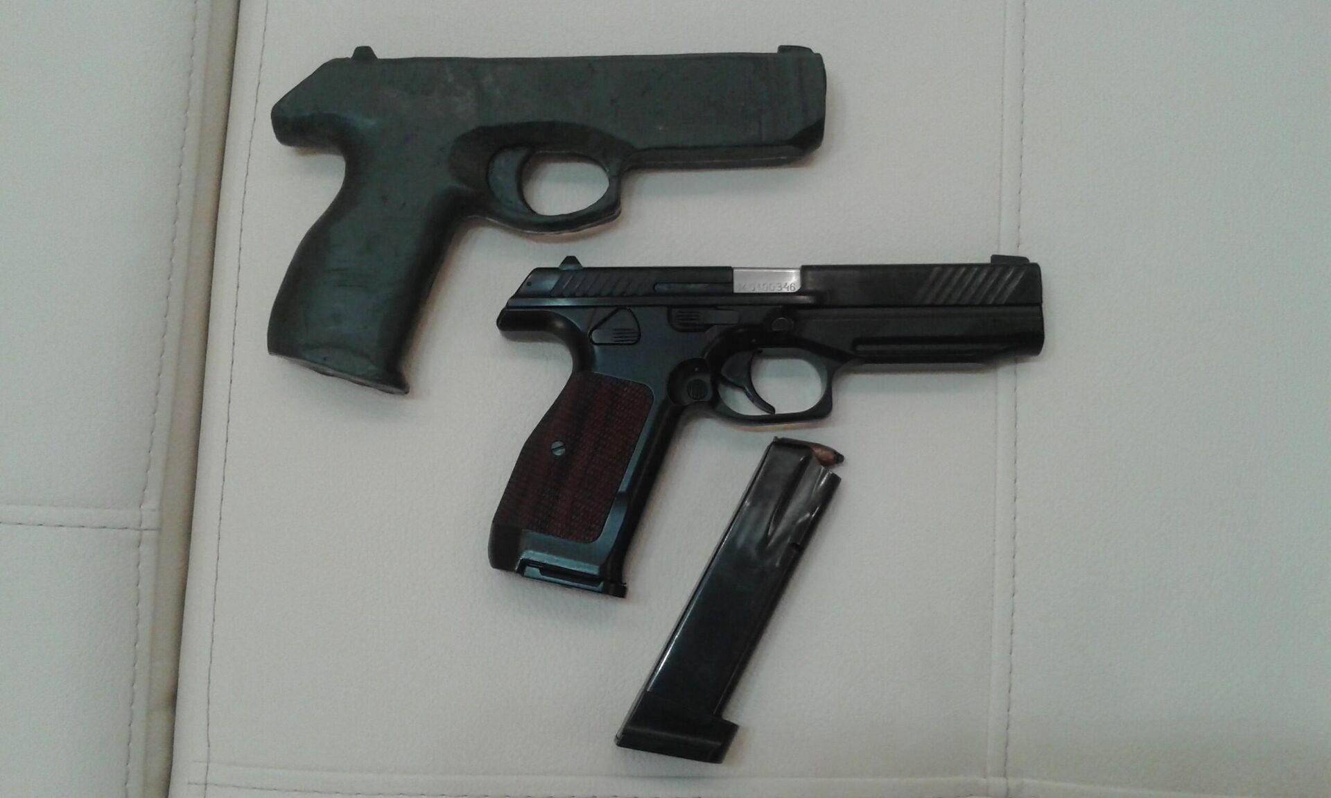 Пластилиновая модель пистолета Лебедева