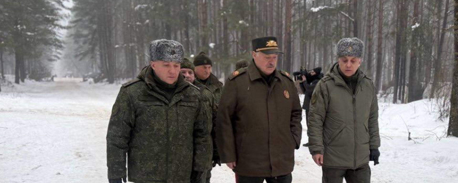 Прэзідэнт Беларусі Аляксандр Лукашэнка правярае боегатоўнасць Узброеных сіл - Sputnik Беларусь, 1920, 13.02.2026