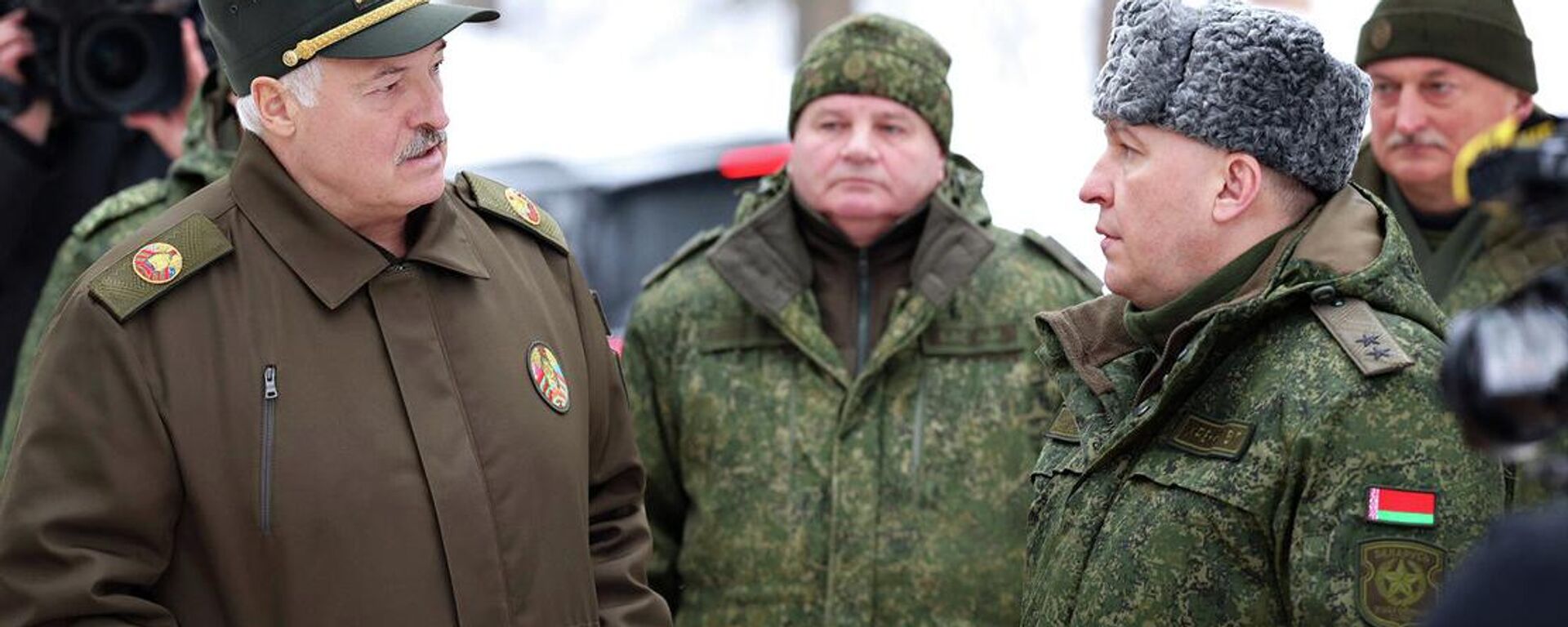 Александр Лукашенко и Виктор Хренин (справа) - Sputnik Беларусь, 1920, 13.02.2026