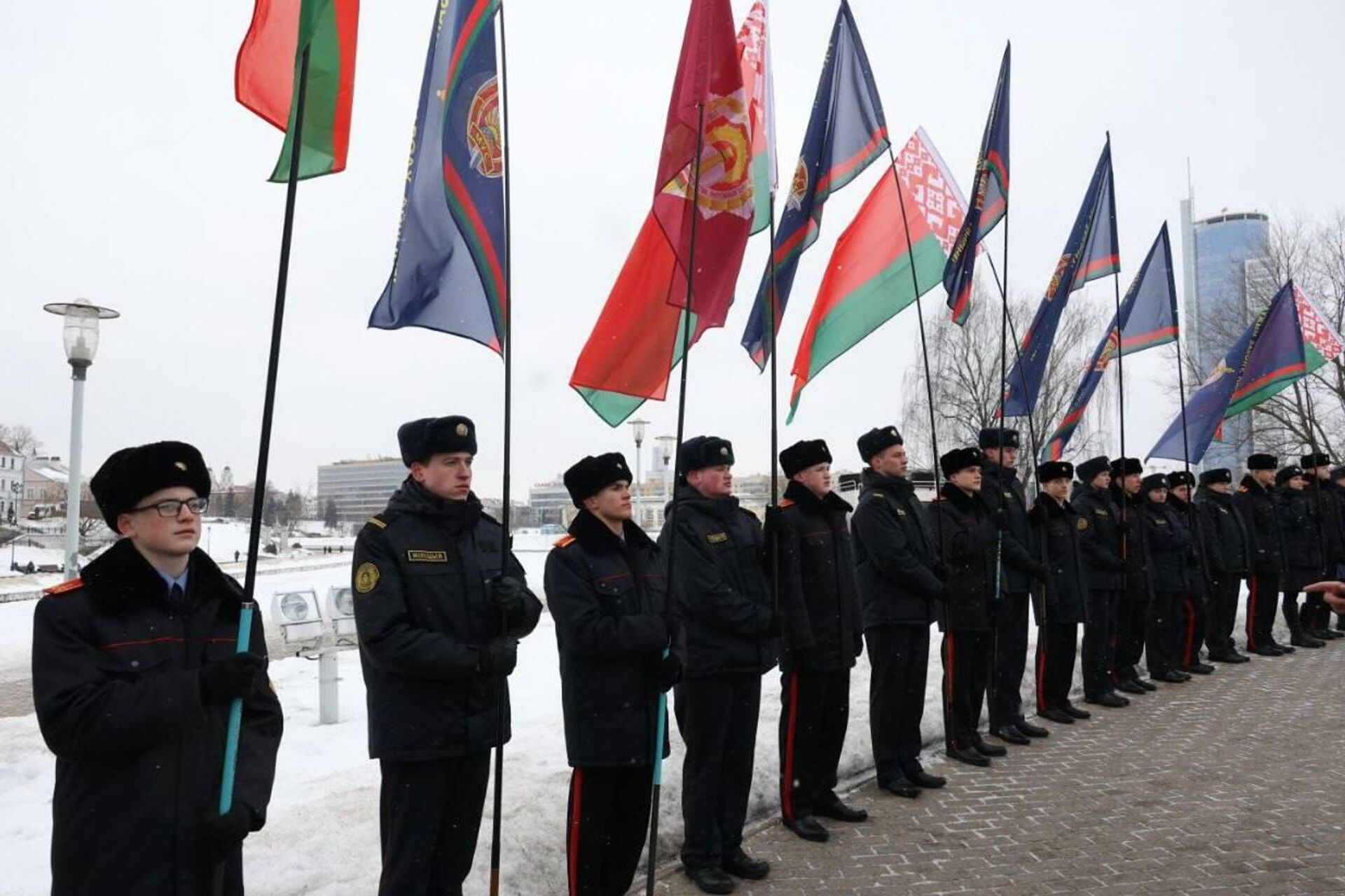 Возложение цветов к памятнику воинам-интернационалистам в на Острове памяти и скорби в Минске Возложение цветов к памятнику воинам-интернационалистам в на Острове памяти и скорби в Минске - Sputnik Беларусь, 1920, 15.02.2026
