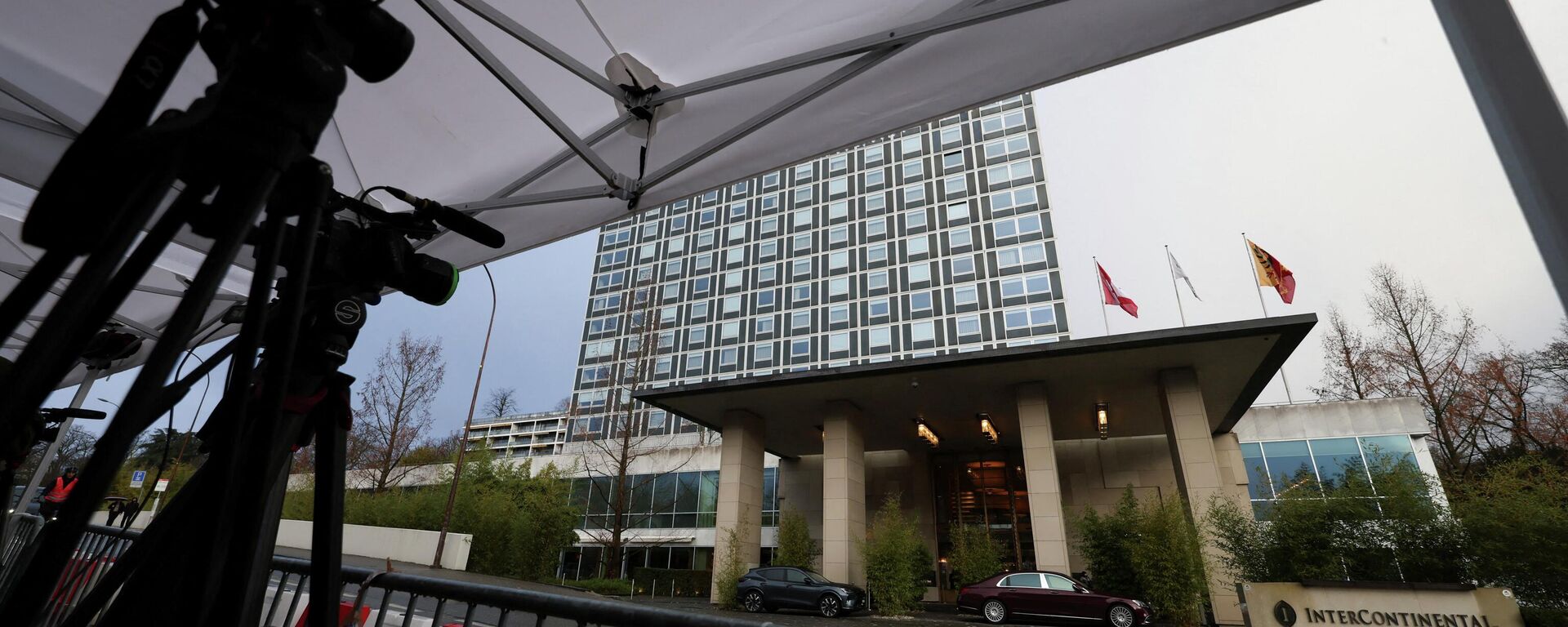 Обстановка на месте проведения переговоров по Украине в Женеве (трансляция) - Sputnik Беларусь, 1920, 17.02.2026