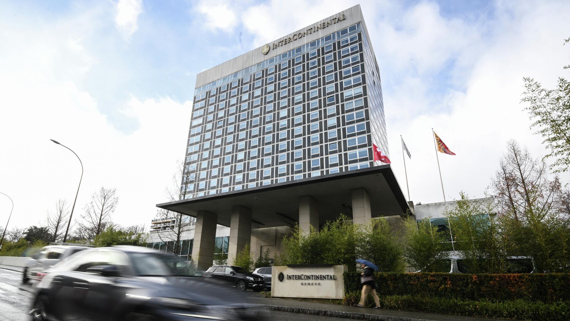 Здание отеля Интерконтиненталь в Женеве
